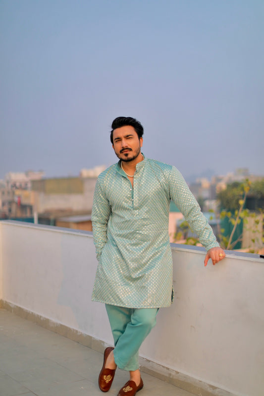 ‘Aasmaani’ Kurta and Pajama Set