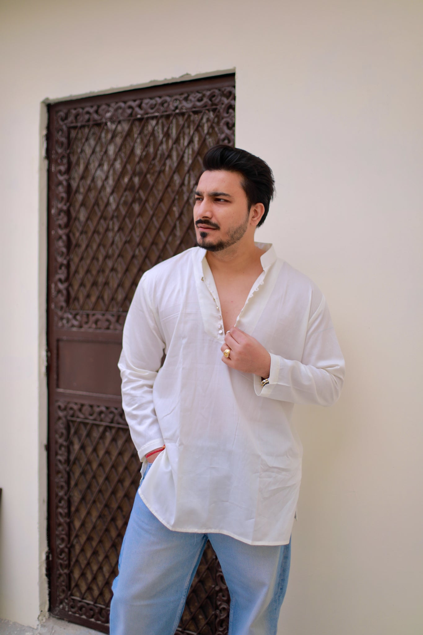 ‘Parinda’ off White Short Kurta