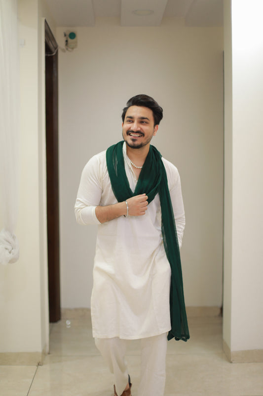 Off white Kurta pyjama with stole & Neck accessory